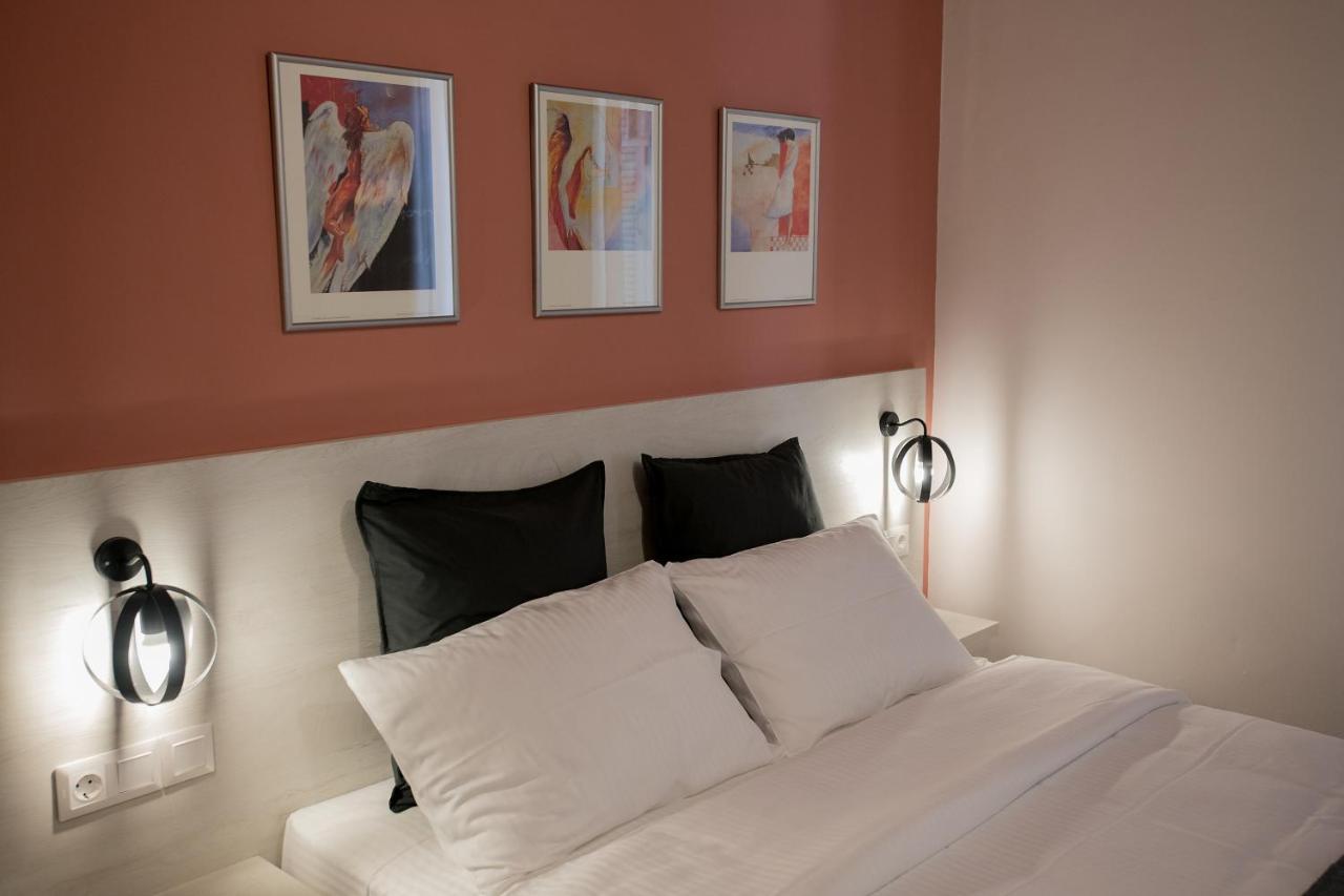 Elegant Apartment In The Heart Of Heraklion Exterior photo
